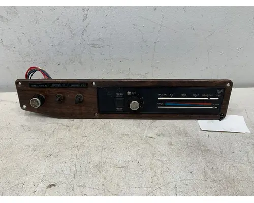 Dash / Console Switch FREIGHTLINER FLD Frontier Truck Parts