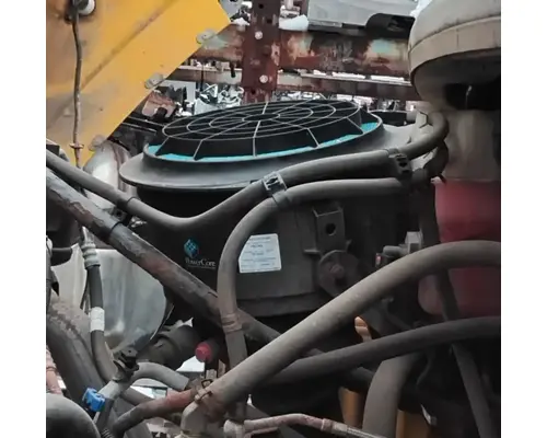 Freightliner M2 106 Heavy Duty Air Cleaner