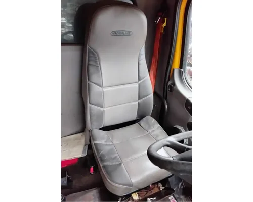 Freightliner M2 106 Heavy Duty Seat, Front