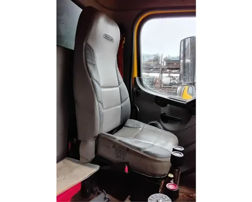 Freightliner M2 106 Heavy Duty Seat, Front