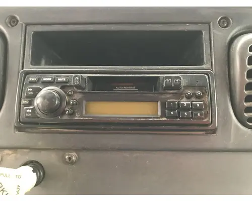 Radio Freightliner M2 106 Vander Haags Inc Cb