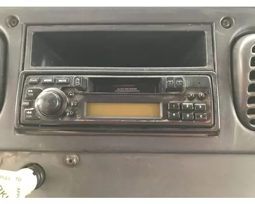 Radio Freightliner M2 106 Vander Haags Inc Cb