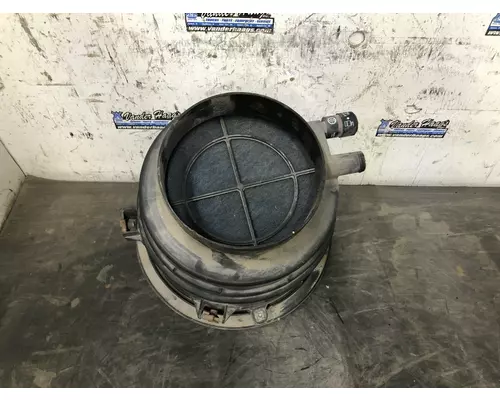 Freightliner M2 106 Air Cleaner