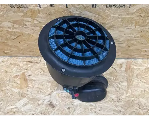 Freightliner M2 106 Air Cleaner