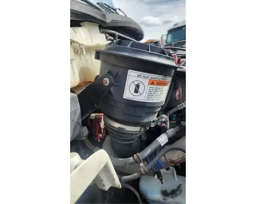 Freightliner M2 106 Air Cleaner