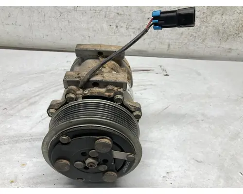 Air Conditioner Compressor FREIGHTLINER M2-106 Vander Haags Inc Kc