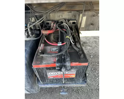 Battery Box FREIGHTLINER M2 106 DTI Trucks