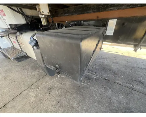 Battery Box FREIGHTLINER M2 106 DTI Trucks