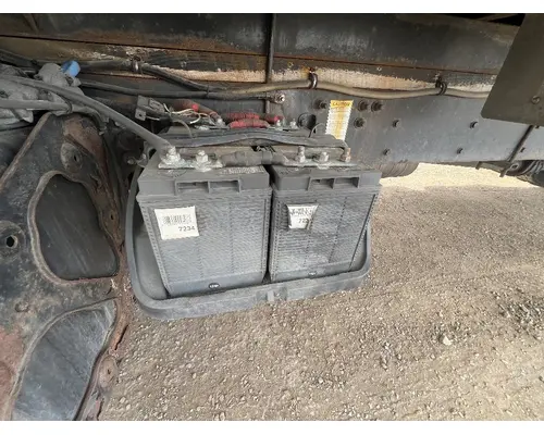 Battery Box FREIGHTLINER M2 106 DTI Trucks
