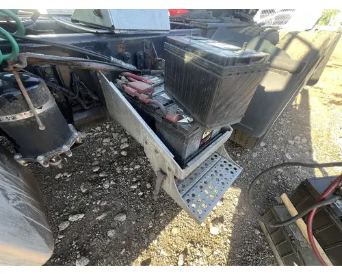 Battery Box FREIGHTLINER M2 106 DTI Trucks