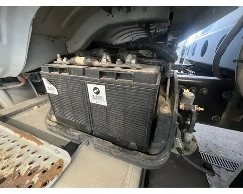 Battery Box FREIGHTLINER M2 106 DTI Trucks
