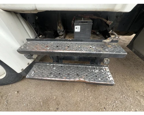 Battery Box FREIGHTLINER M2 106 DTI Trucks