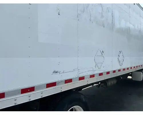 Freightliner M2 106 Body  Bed