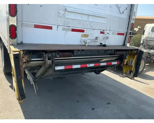 Freightliner M2 106 Body  Bed