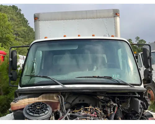 Cab FREIGHTLINER M2 106 B &amp; W  Truck Center