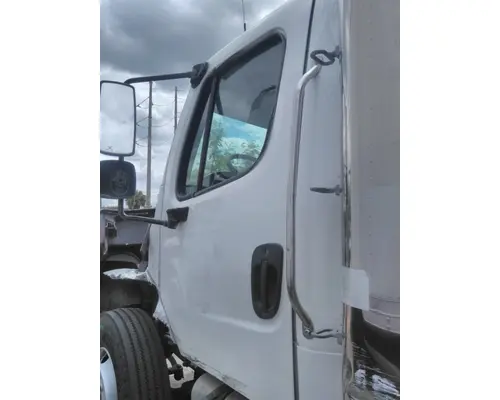 Cab FREIGHTLINER M2 106 LKQ Heavy Truck - Tampa