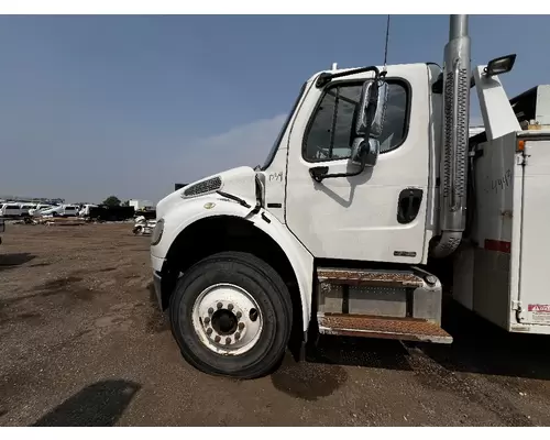 Cab FREIGHTLINER M2 106 DTI Trucks