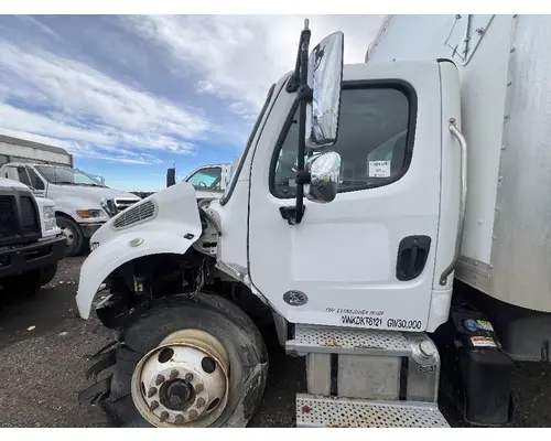 Cab FREIGHTLINER M2 106 DTI Trucks