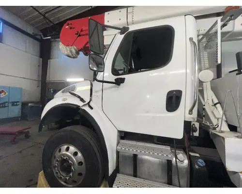 Cab FREIGHTLINER M2 106 DTI Trucks