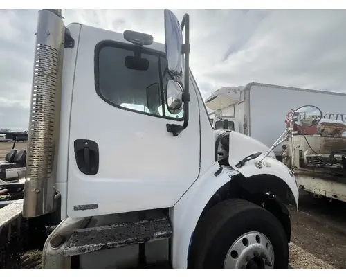 Cab FREIGHTLINER M2 106 DTI Trucks