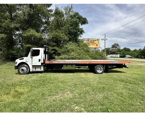 Complete Vehicle FREIGHTLINER M2 106 B &amp; W  Truck Center
