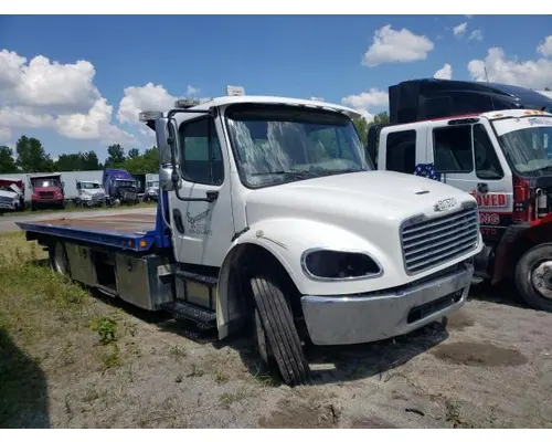 Complete Vehicle FREIGHTLINER M2 106 West Side Truck Parts