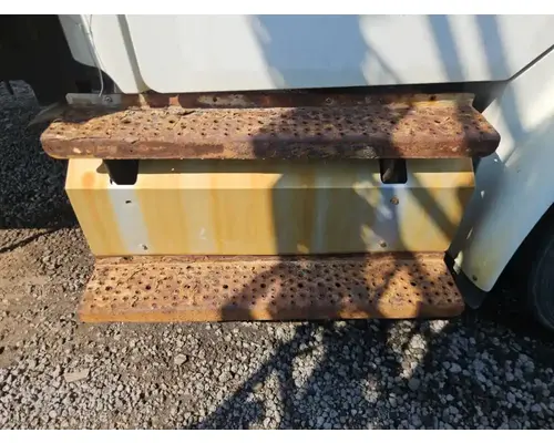 Freightliner M2 106 DPF (Diesel Particulate Filter)