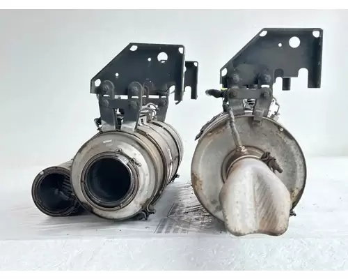 Freightliner M2 106 DPF (Diesel Particulate Filter)