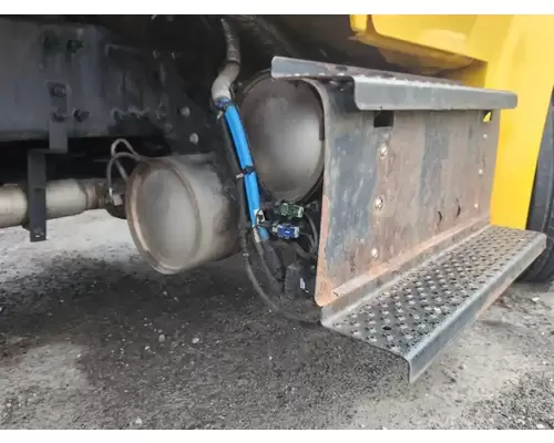 Freightliner M2 106 DPF (Diesel Particulate Filter)