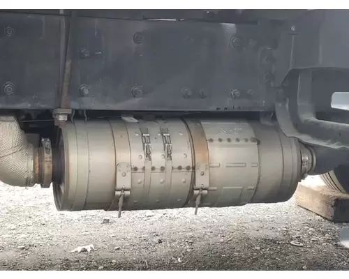 Freightliner M2 106 DPF (Diesel Particulate Filter)