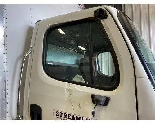 Door Glass, Front FREIGHTLINER M2 106 Dutchers Inc   Heavy Truck Div  Ny