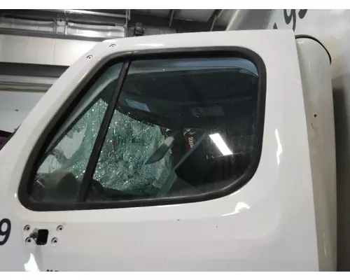 Door Vent Glass, Front FREIGHTLINER M2 106 Dutchers Inc   Heavy Truck Div  Ny