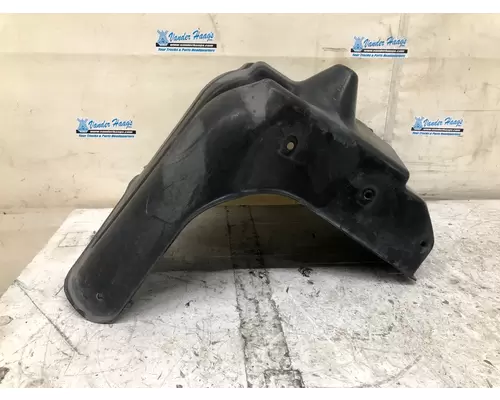 Freightliner M2 106 Fender, Inner