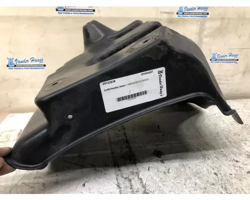 Freightliner M2 106 Fender, Inner