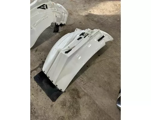 Fender Extension FREIGHTLINER M2 106 Dutchers Inc   Heavy Truck Div  Ny