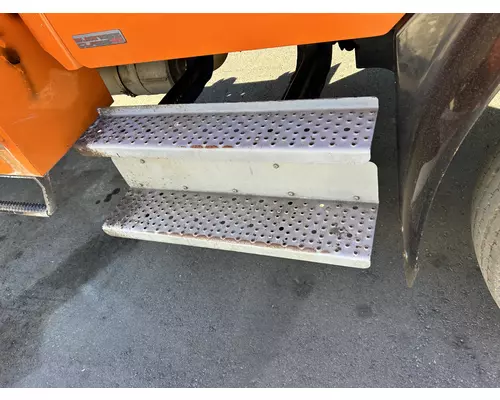 Fender Extension FREIGHTLINER M2 106 DTI Trucks