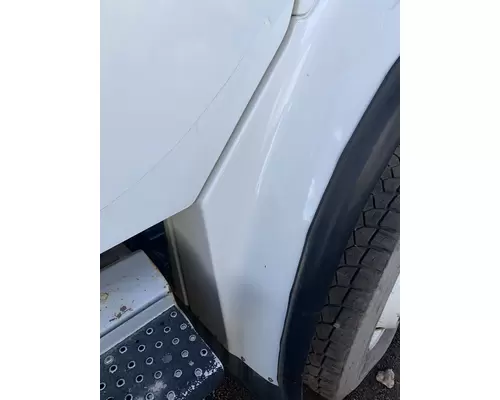 Fender Extension FREIGHTLINER M2 106 DTI Trucks