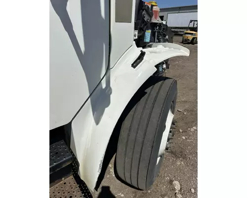 Fender Extension FREIGHTLINER M2 106 DTI Trucks