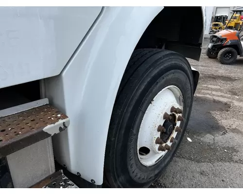 Fender Extension FREIGHTLINER M2 106 DTI Trucks