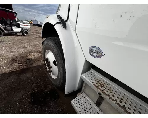 Fender Extension FREIGHTLINER M2 106 DTI Trucks