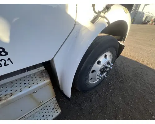 Fender Extension FREIGHTLINER M2 106 DTI Trucks