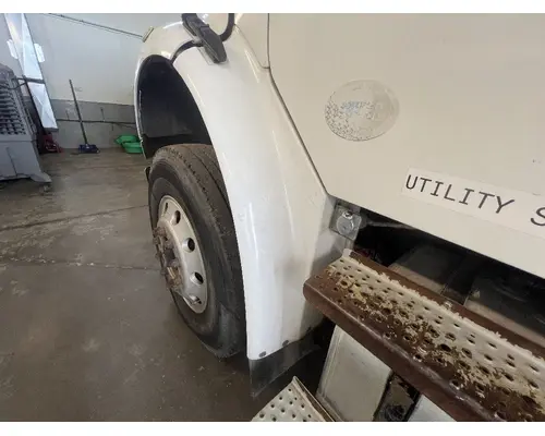 Fender Extension FREIGHTLINER M2 106 DTI Trucks