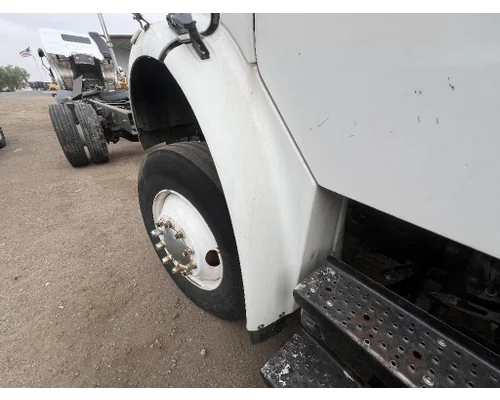 Fender Extension FREIGHTLINER M2 106 DTI Trucks