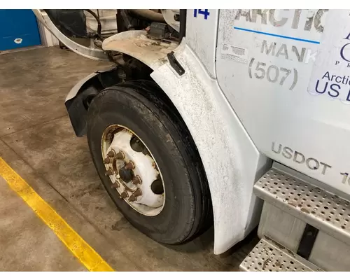 Freightliner M2 106 Fender