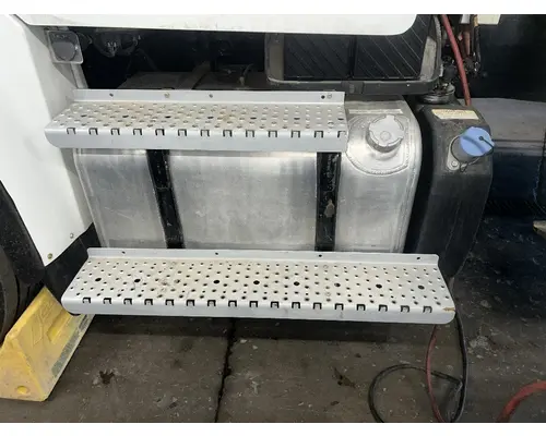 Fuel Tank FREIGHTLINER M2 106 DTI Trucks