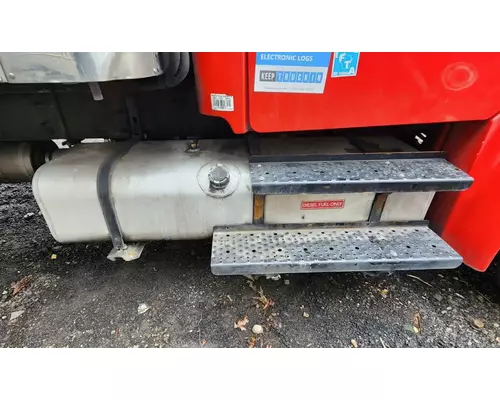 Freightliner M2 106 Fuel Tank