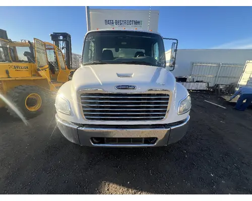 Grille FREIGHTLINER M2 106 DTI Trucks