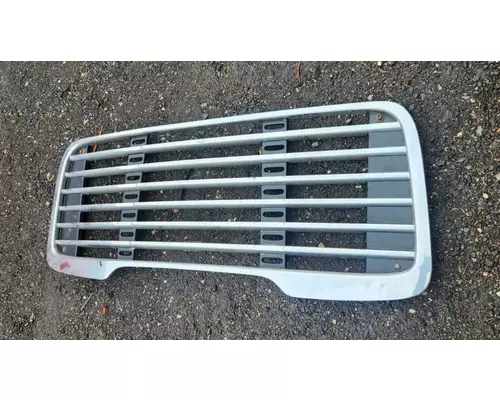 Grille Freightliner M2 106 Complete Recycling Group LLC