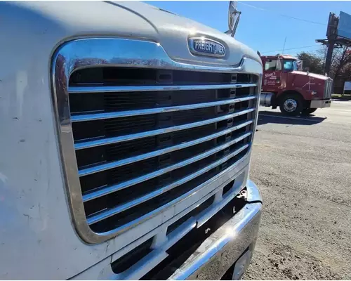 Freightliner M2 106 Grille