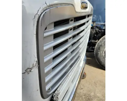 Grille Freightliner M2 106 Complete Recycling Group LLC